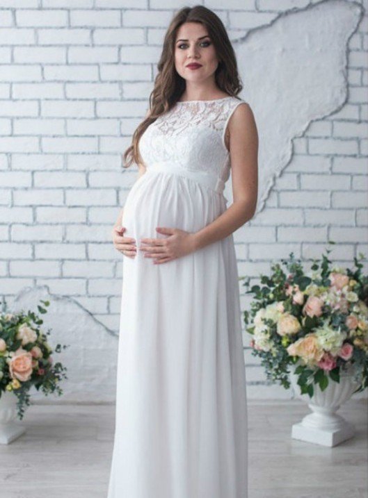 Alternative view of Photoshoot Lace Sleeveless Maternity Gown