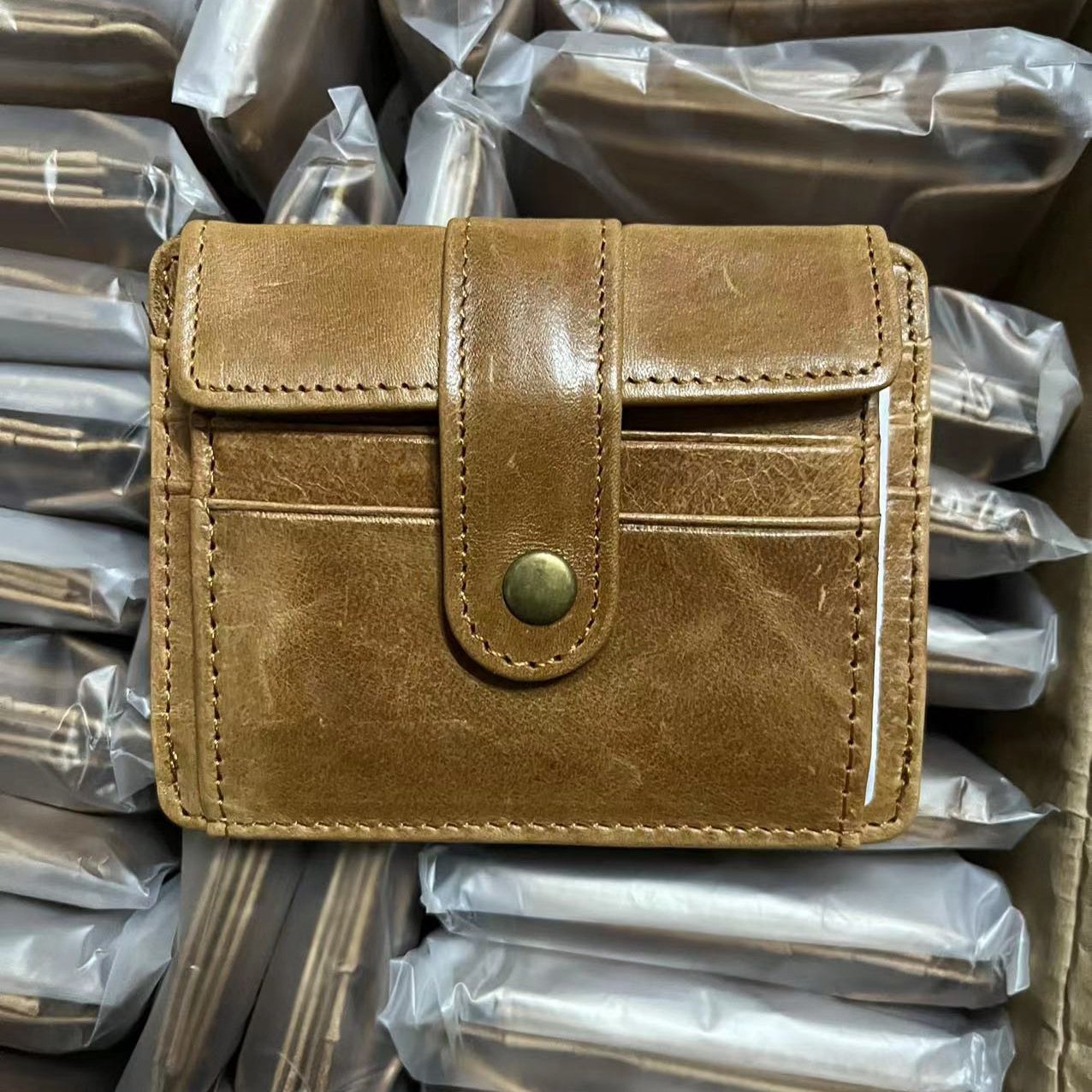 Everyday Minimal Leather Wallet - Image 9