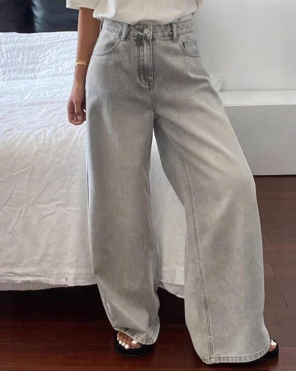 Relaxed Wide Leg Denim