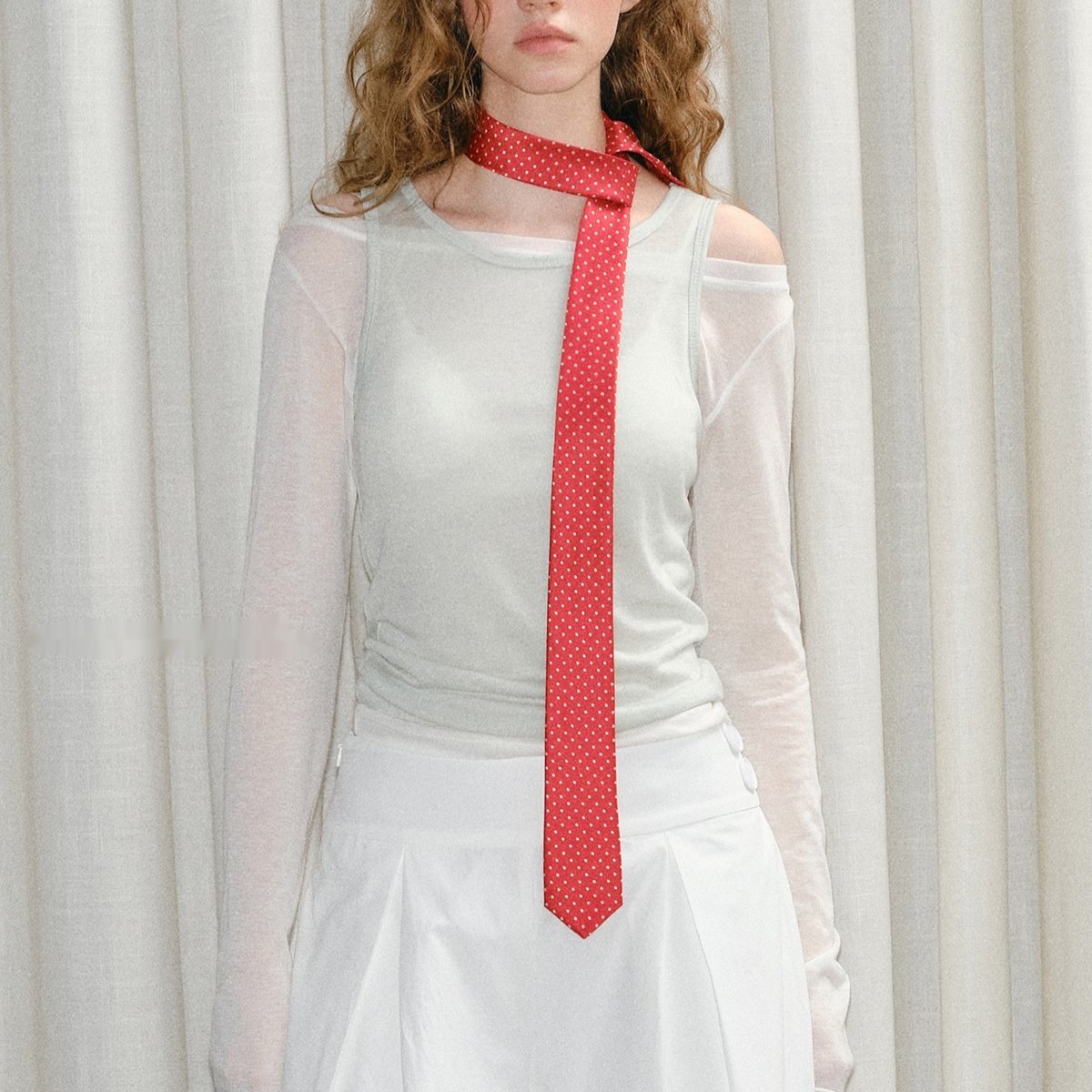 Minimal Statement Tie.