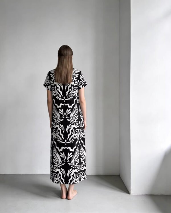 Alternative view of Monochrome Print Midi Dress.