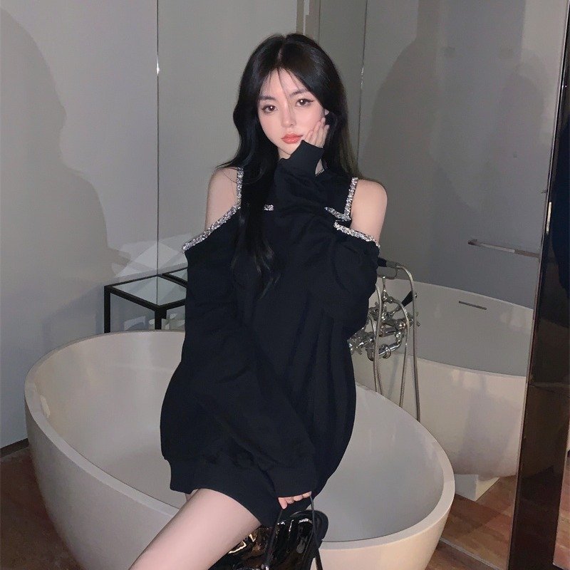 Chain-Detail Cutout Black Top - Image 4