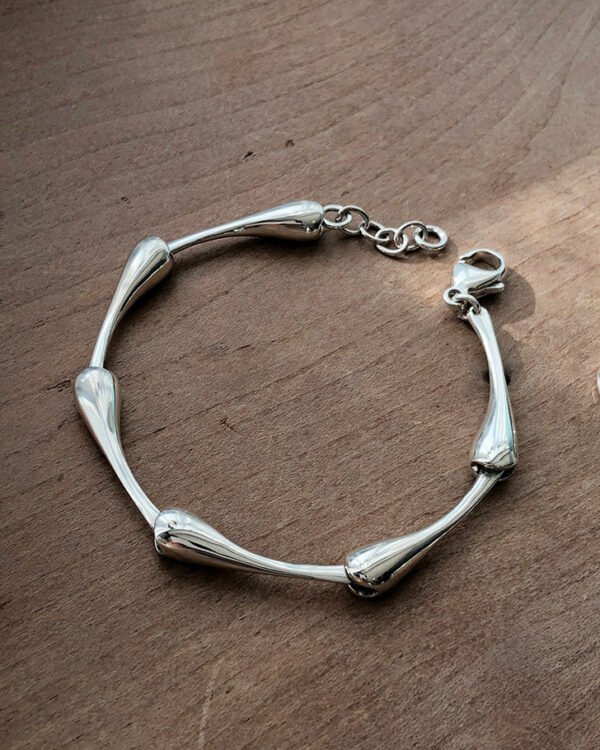 Alternative view of Sculpted Teardrop Silver Bracelet