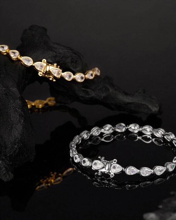 S925 Silver Teardrop Zircon Bracelet.