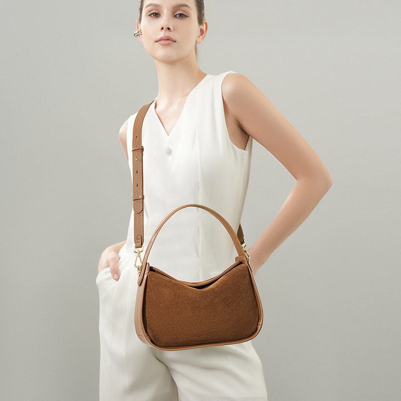 Soft Curve Minimal Shoulder Bag - Image 9