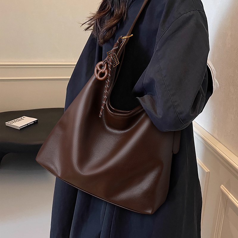 Minimal Oversized Shoulder Tote